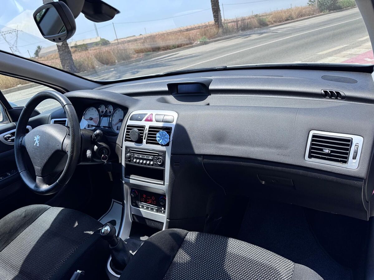 PEUGEOT 307 1.6 PETROL SPANISH LHD IN SPAIN ONLY 61000 MILES SUPERB 2006